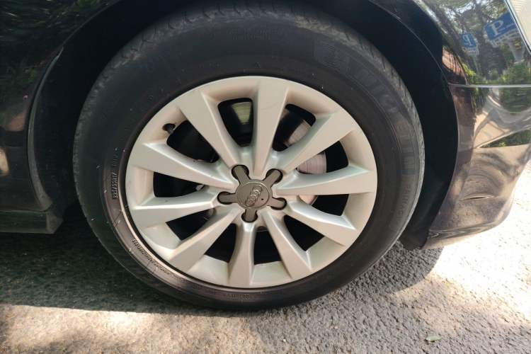 Used Audi A6L 2017 30 FSI Technology Model Right Front Wheel Hub