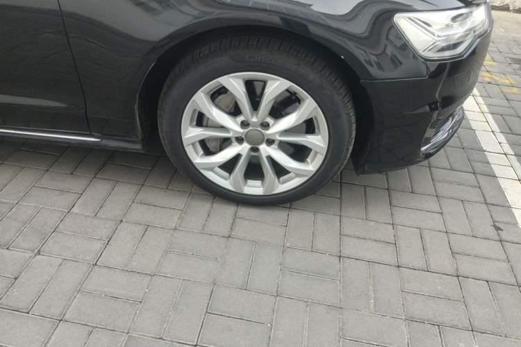 Used Audi A6L 2017 45 TFSI quattro Sport Edition Right Front Wheel Hub