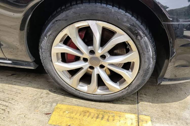 Used Audi A6L 2017 45 TFSI quattro Sport Edition Right Front Wheel Hub