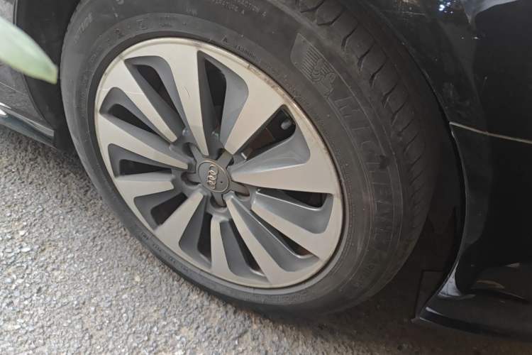 Used Audi A6L 2017 30 FSI Comfort Model Right Front Wheel Hub