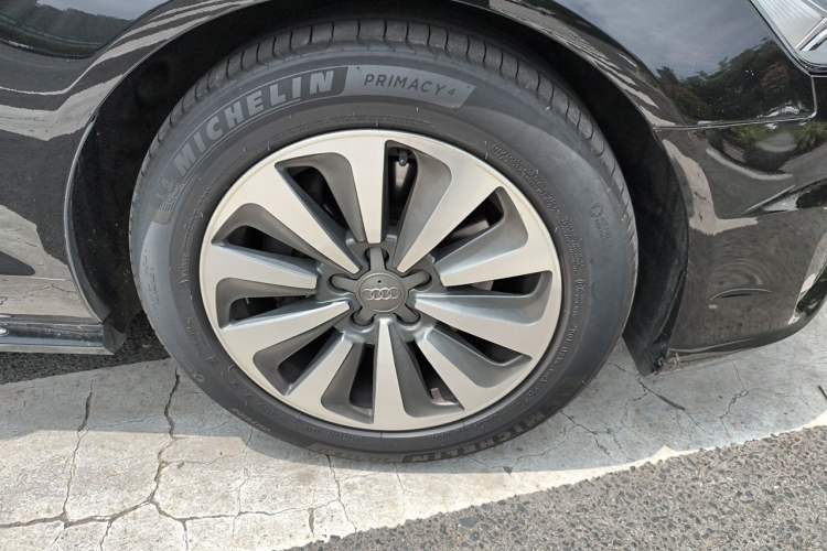 Used Audi A6L 2017 30 FSI Comfort Model Right Front Wheel Hub