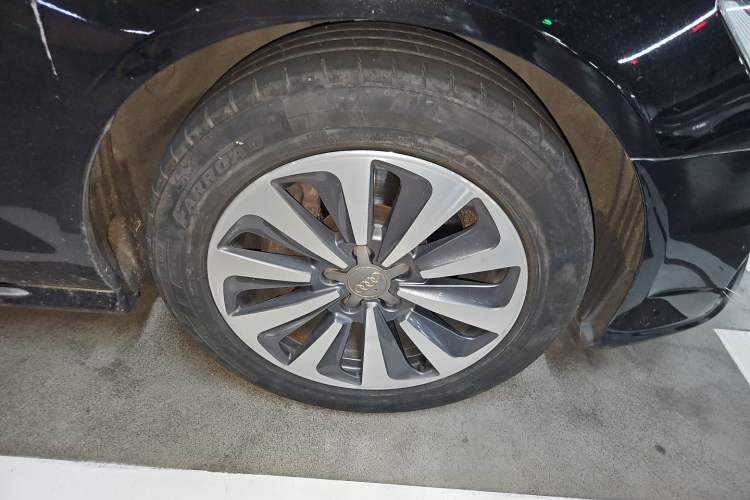 Used Audi A6L 2017 TFSI Comfort Model Right Front Wheel Hub
