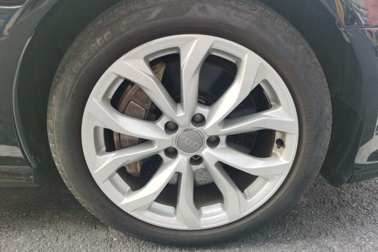 Used Audi A6L 2017 45 TFSI quattro Sport Edition Right Front Wheel Hub