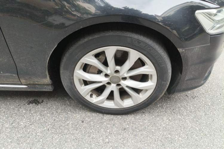 Used Audi A6L 2017 45 TFSI quattro Sport Edition Right Front Wheel Hub