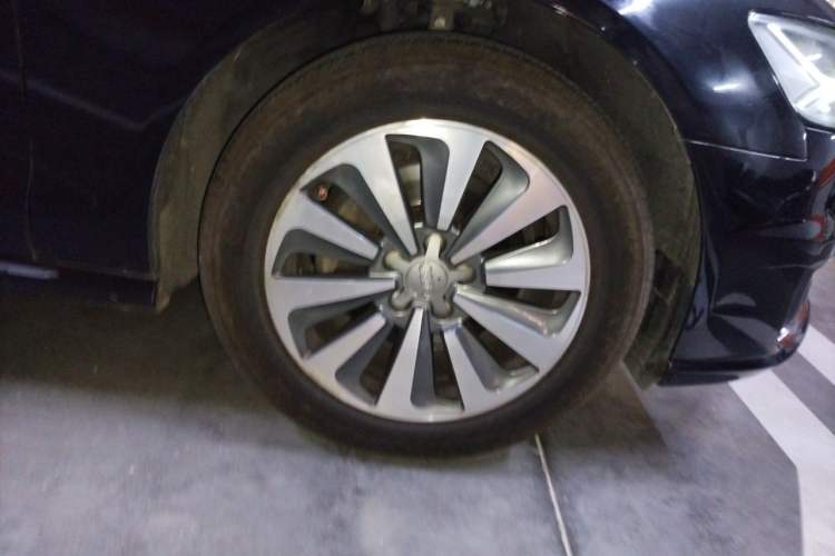 Used Audi A6L 2017 TFSI Technology Edition Right Front Wheel Hub