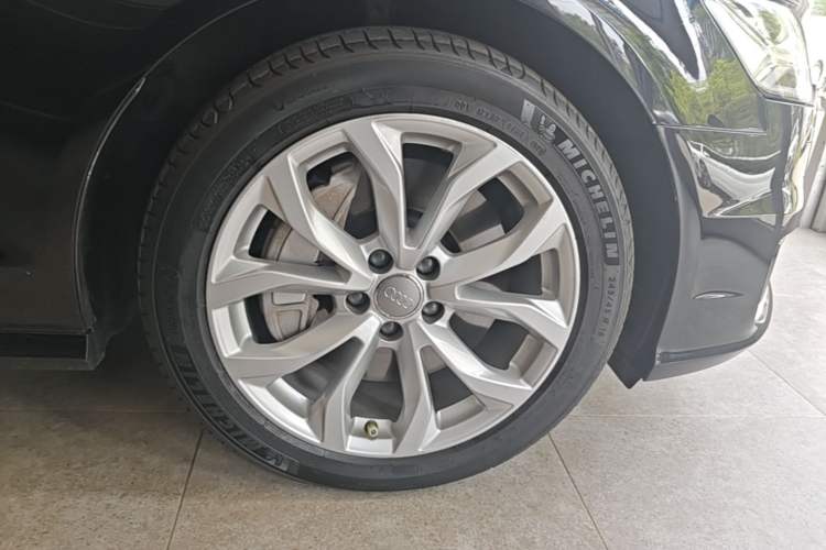 Used Audi A6L 2017 45 TFSI quattro Sport Edition Right Front Wheel Hub