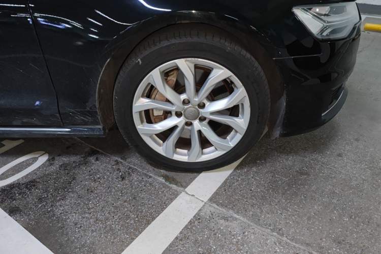 Used Audi A6L 2017 45 TFSI quattro Sport Edition Right Front Wheel Hub