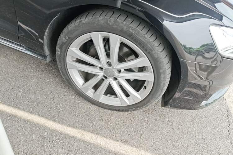 Used Audi A6L  Right Front Wheel Hub