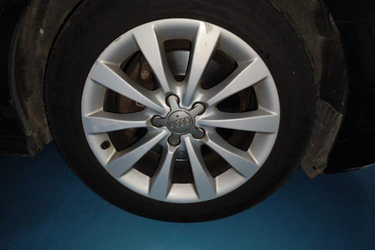 Used Audi A6L 2017 30 FSI Technology Model Right Front Wheel Hub