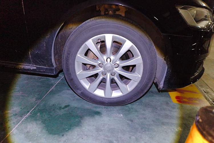 Used Audi A6L 2017 30 FSI Technology Model Right Front Wheel Hub