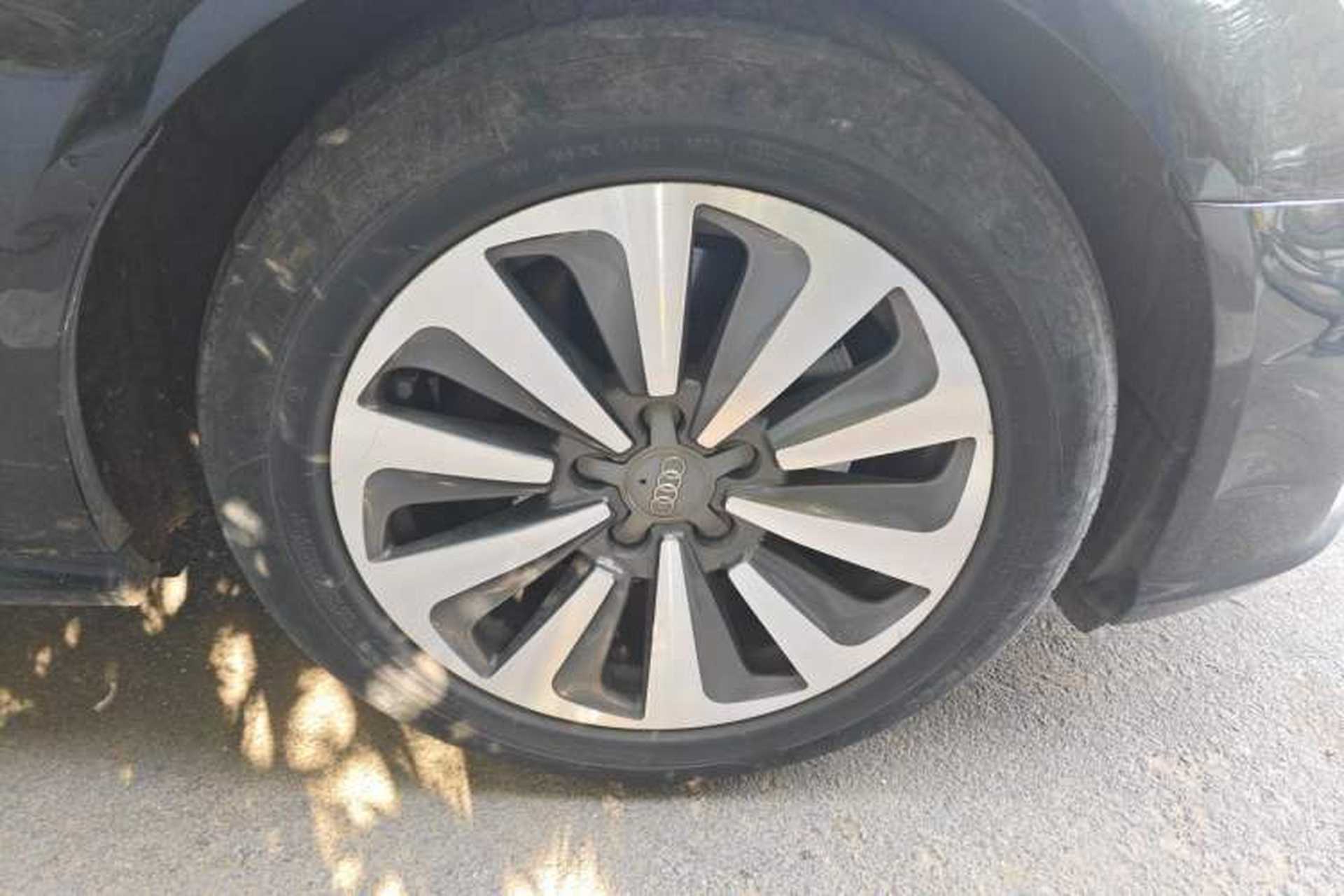Used Audi A6L 2017 30 FSI Comfort Model Right Front Wheel Hub