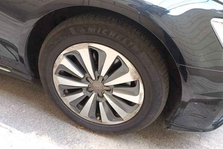 Used Audi A6L 2017 30 FSI Comfort Model Right Front Wheel Hub