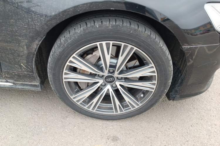 Used Audi A6L 2017 45 TFSI quattro Sport Edition Right Front Wheel Hub