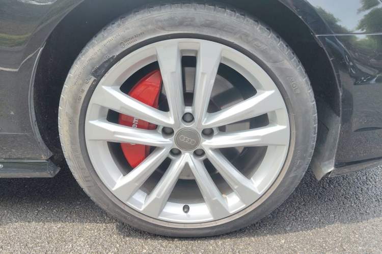 Used Audi A6L 2017 45 TFSI quattro Sport Edition Right Front Wheel Hub