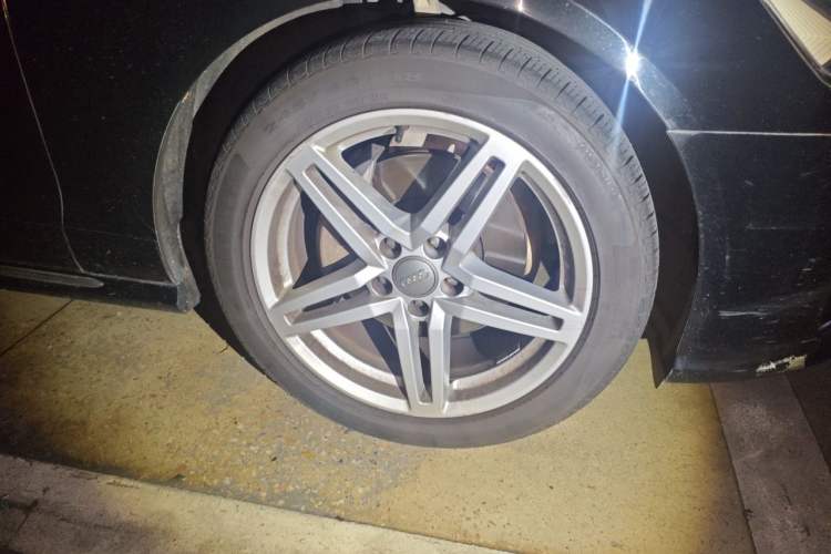 Used Audi A6L 2017 30 FSI Comfort Model Right Front Wheel Hub