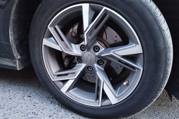 Used Audi A6L 2017 TFSI Comfort Model Right Front Wheel Hub