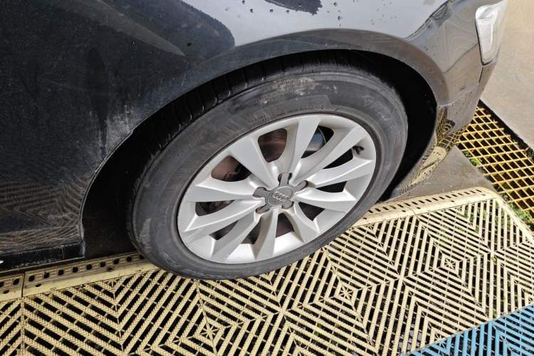 Used Audi A6L 2017 30 FSI Technology Model Right Front Wheel Hub