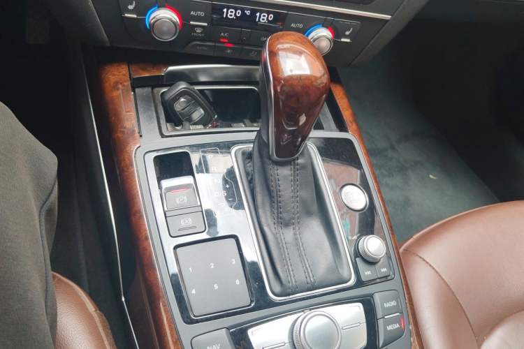 Used Audi A6L 2017 30 FSI Comfort Model Gear Lever
