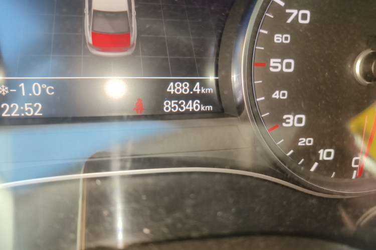 Used Audi A6L 2017 45 TFSI quattro Sport Edition Odometer Close Up