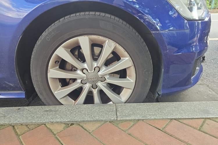 Used Audi A6L 2017 30 FSI Comfort Model Right Front Wheel Hub
