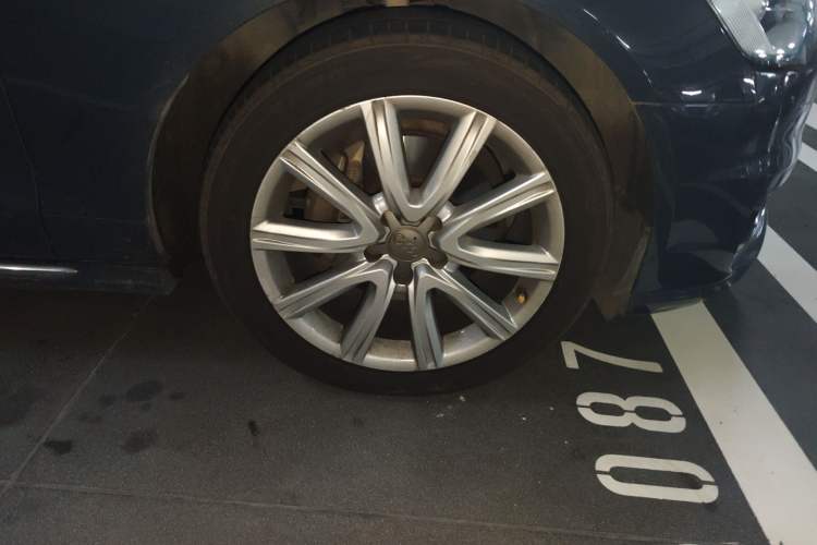 Used Audi A6L 2017 TFSI Comfort Model Right Front Wheel Hub