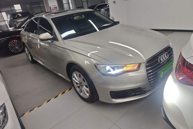 Used Audi A6L 2017 TFSI Technology Edition Front Right 45 Deg