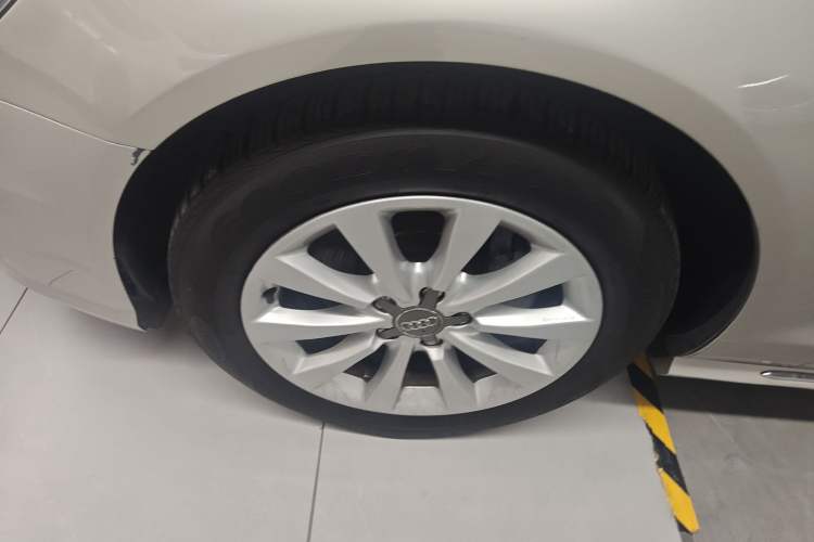 Used Audi A6L 2017 TFSI Technology Edition Left Front Wheel Hub