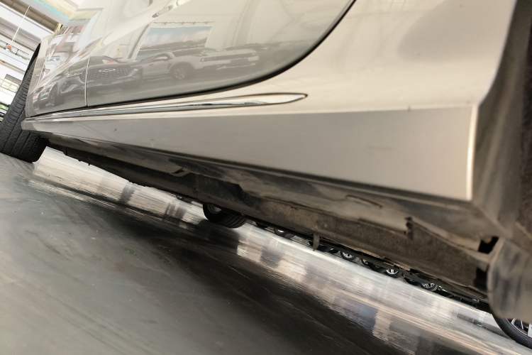 Used Audi A6L 2017 30 FSI Comfort Model Left Side Sill