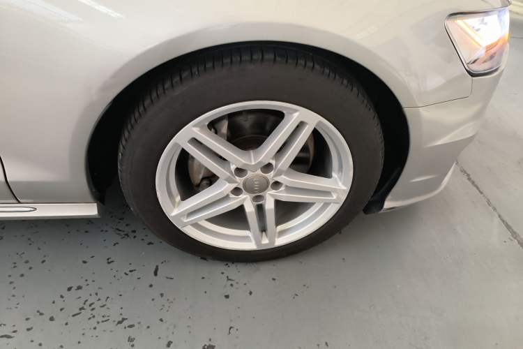 Used Audi A6L 2017 30 FSI Comfort Model Right Rear Wheel Hub