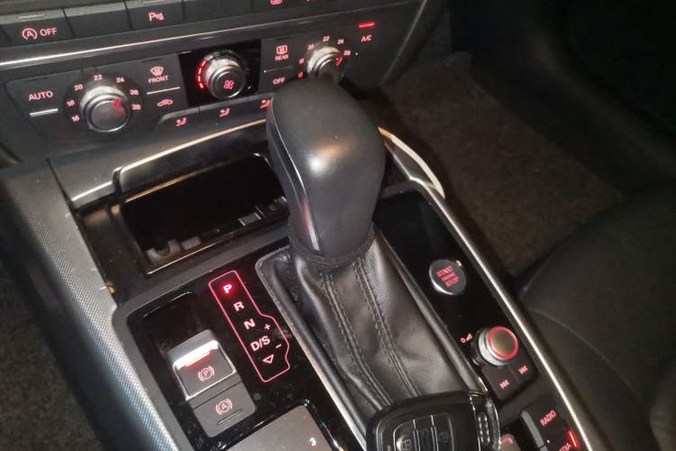 Used Audi A6L 2017 TFSI Technology Edition Gear Lever