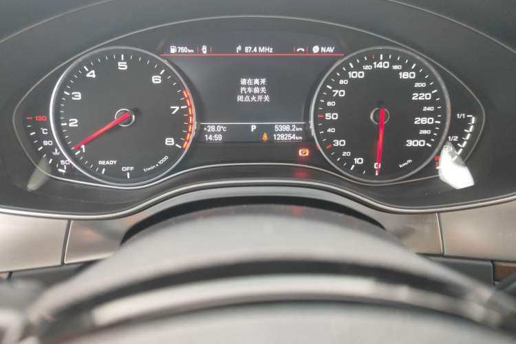 Used Audi A6L 2017 TFSI Sport Edition Odometer Close Up