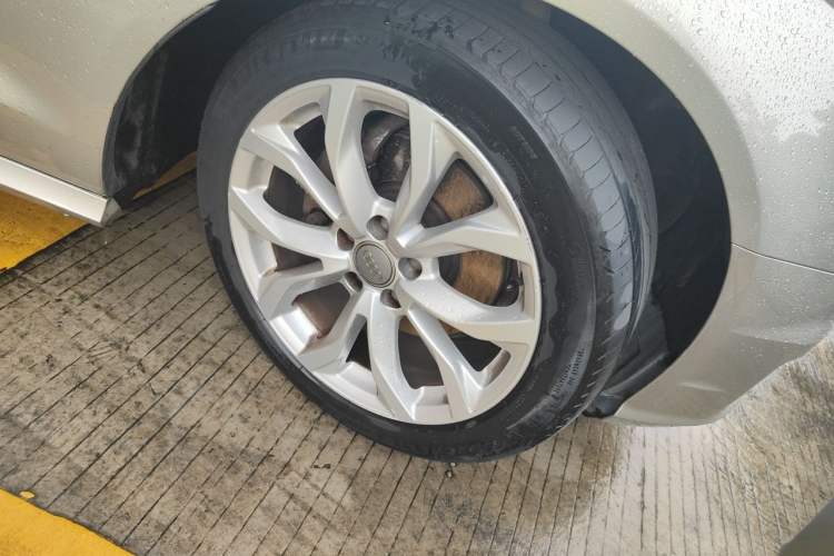 Used Audi A6L 2017 TFSI Sport Edition Right Front Wheel Hub