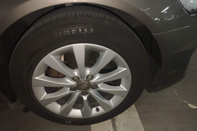 Used Audi A6L 2017 30 FSI Technology Model Right Front Wheel Hub