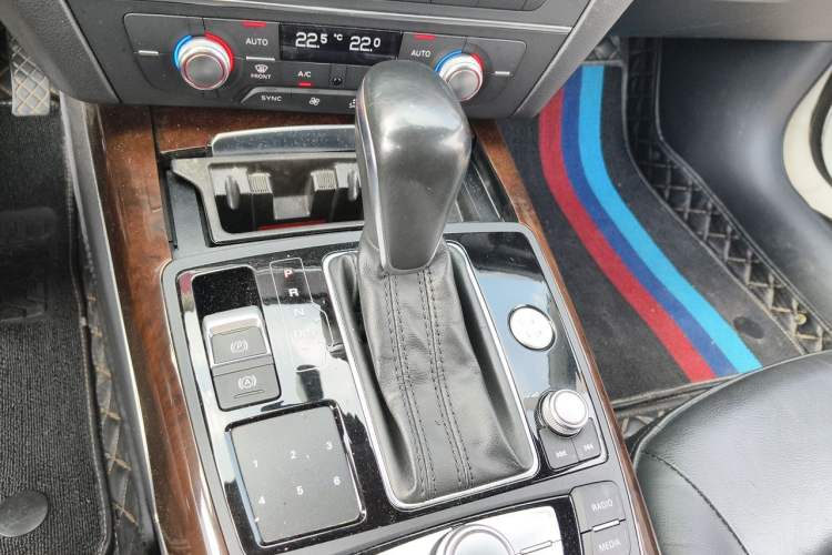Used Audi A6L 2017 30 FSI Comfort Model Gear Lever