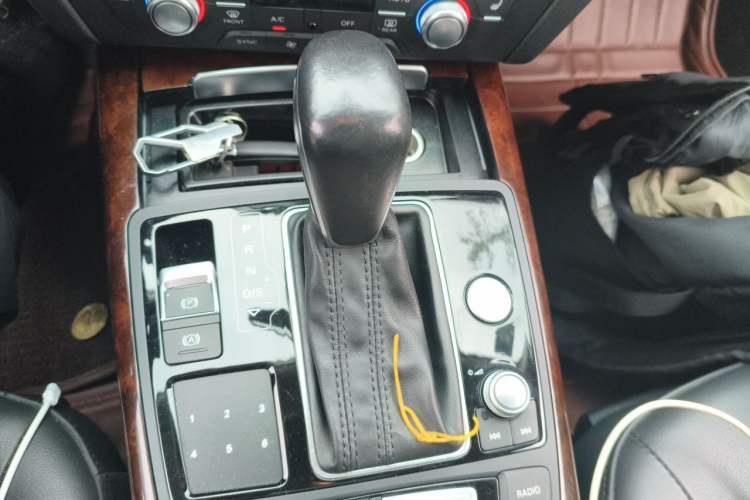 Used Audi A6L 2017 30 FSI Comfort Model Gear Lever