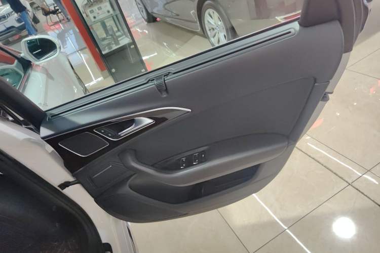 Used Audi A6L 2017 TFSI Comfort Model Interior 3