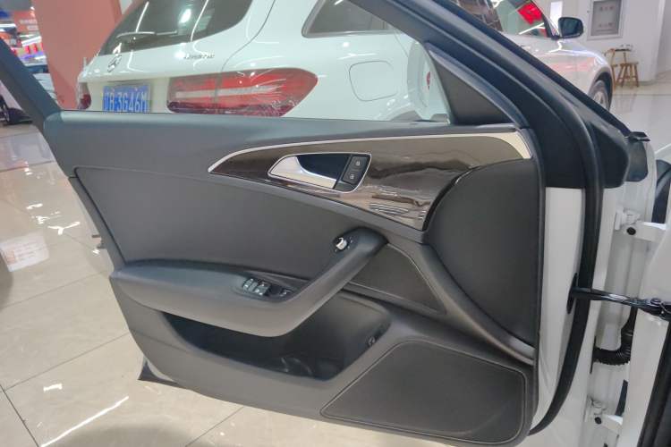 Used Audi A6L 2017 TFSI Comfort Model Interior 4