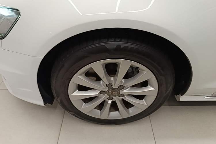 Used Audi A6L 2017 TFSI Technology Edition Left Front Wheel Hub