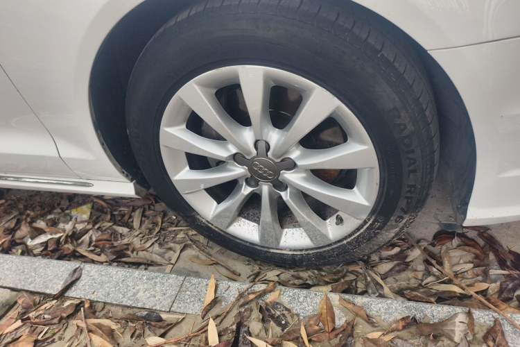 Used Audi A6L 2017 30 FSI Technology Model Right Front Wheel Hub