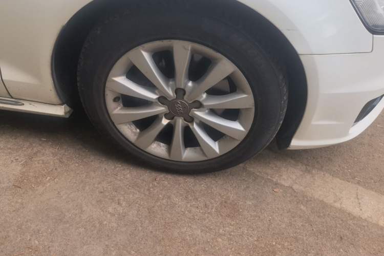 Used Audi A6L 2017 30 FSI Technology Model Right Front Wheel Hub