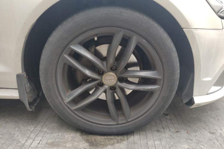 Used Audi A6L 2017 TFSI Technology Edition Right Front Wheel Hub