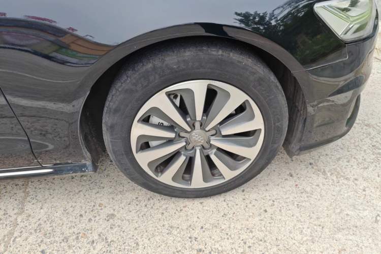 Used Audi A6L 2017 30 FSI Comfort Model Right Front Wheel Hub