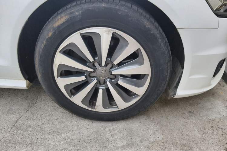 Used Audi A6L 2017 30 FSI Comfort Model Right Front Wheel Hub