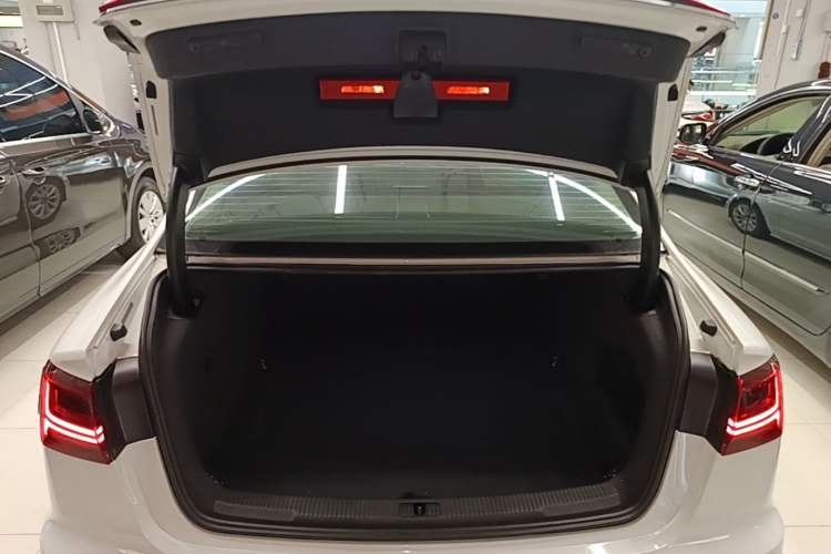 Used Audi A6L 2017 TFSI Technology Edition Trunk