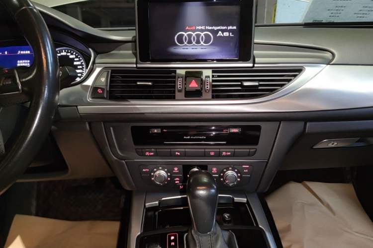 Used Audi A6L 2017 30 FSI Technology Model Audio And AC Panel