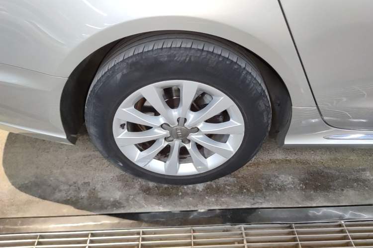 Used Audi A6L 2017 30 FSI Technology Model Right Rear Wheel Hub
