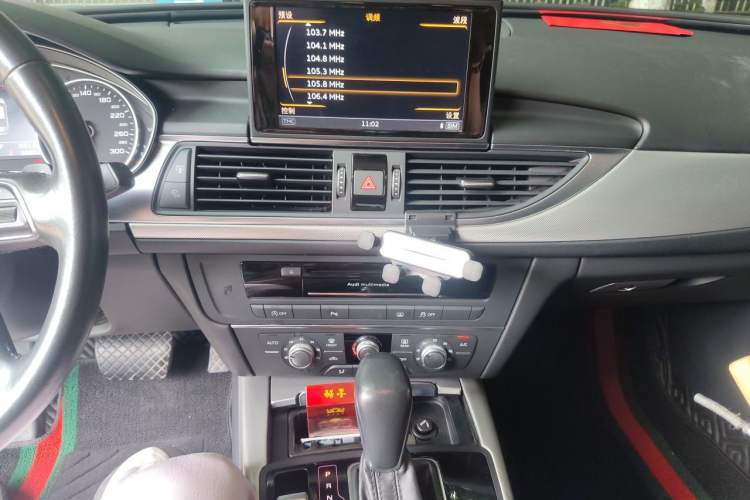 Used Audi A6L 2018 30th Anniversary Edition 35 TFSI Fashion Model Audio And AC Panel