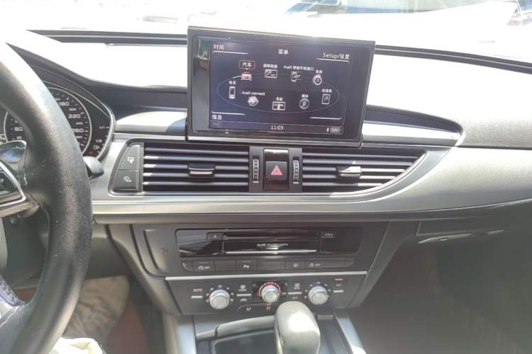 Used Audi A6L 2018 30th Anniversary Edition TFSI Trendy Model Audio And AC Panel