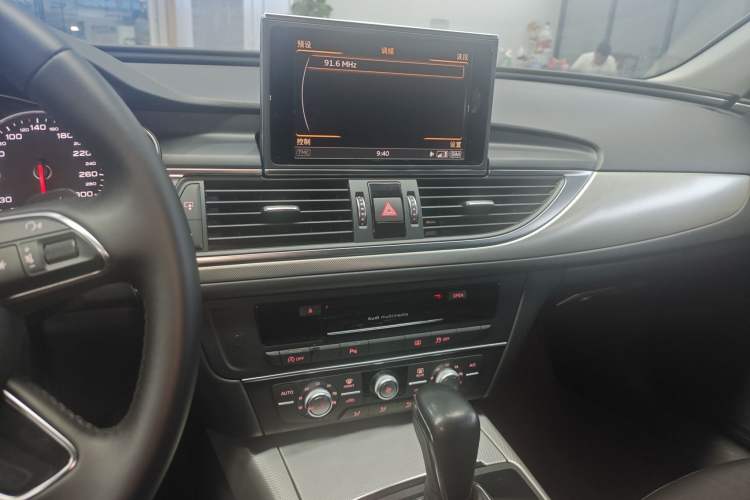 Used Audi A6L 2018 30th Anniversary Edition TFSI Trendy Model Audio And AC Panel