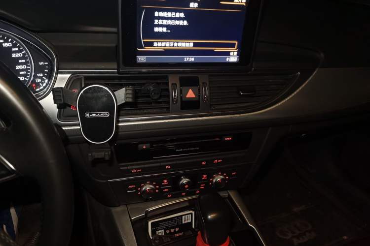 Used Audi A6L 2018 30th Anniversary Edition 35 TFSI Fashion Model Audio And AC Panel